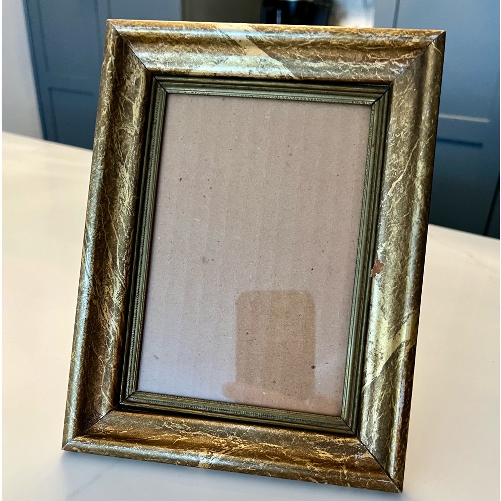 Gold leaf patina, 5 x 7 picture frame